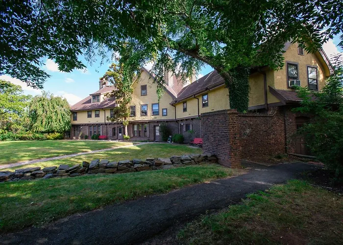 Hotels near Abide Realty Inc