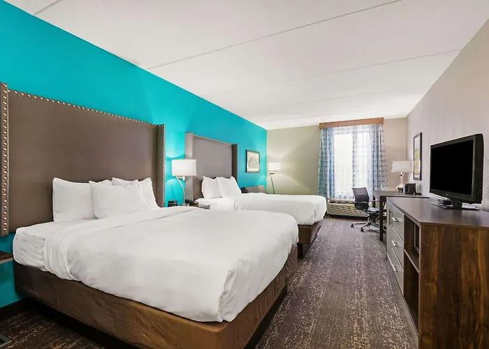 Hotels near Chadakoin Park