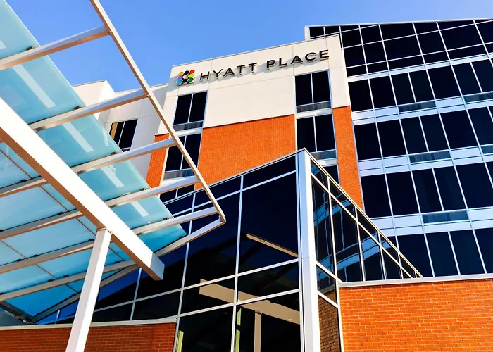 Hotels near Hofstra University