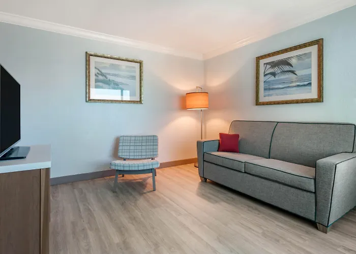Hotels near Bayhead Complex Skate Park