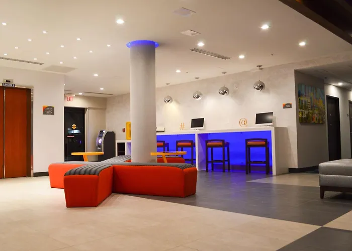 Hotels near Hollywood Birth Ctr