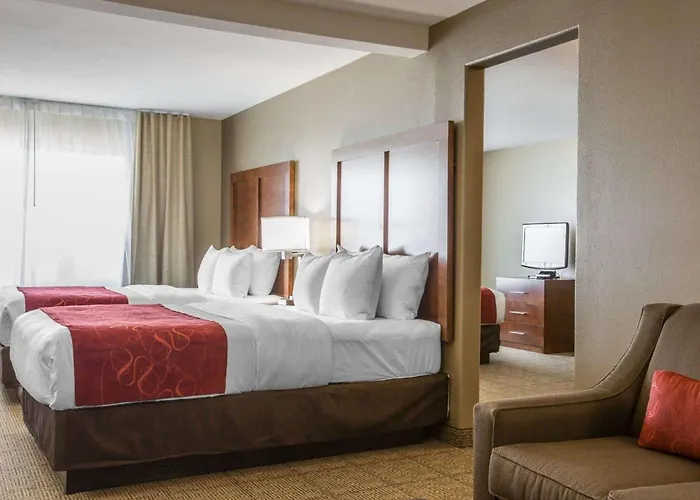 Hotels near Tilt