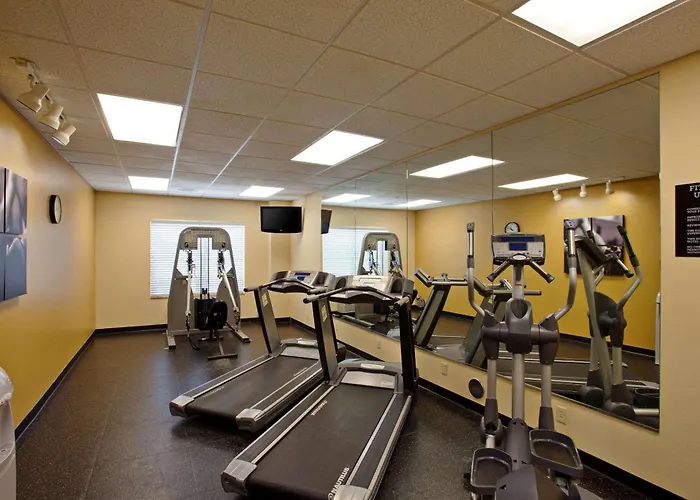 Hotels near Desert Institute-Healing Arts