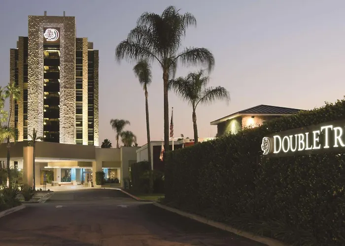 Hotels near Santa Anita Golf Course