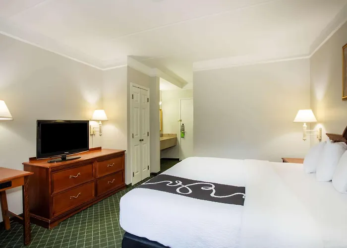 Hotels near Florida Marlins Baseball