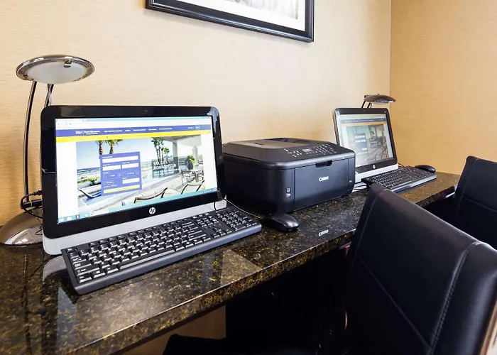 Hotels near Van Horn Park