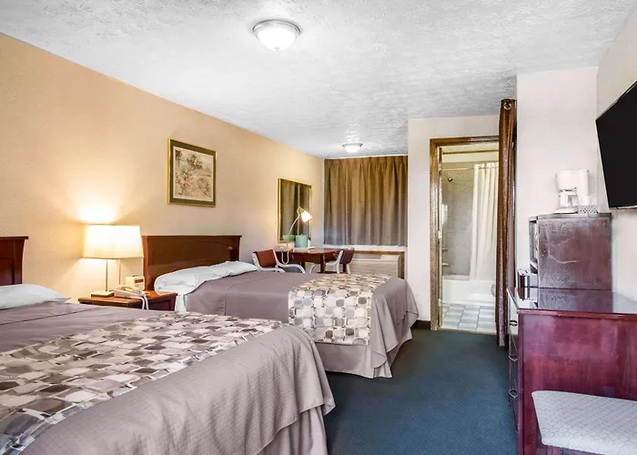 Hotels near Bill Miller's