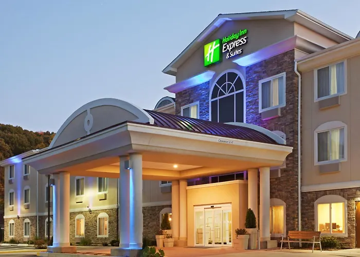 Hotels near Hunter Memorial Golf Course
