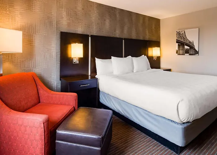 Hotels near Municipal Golf Course