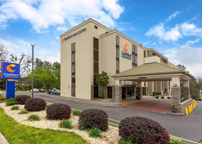 Hotels near Duke Homestead State Historic Site