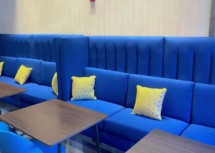 Hotels near Johns Hopkins School of Med