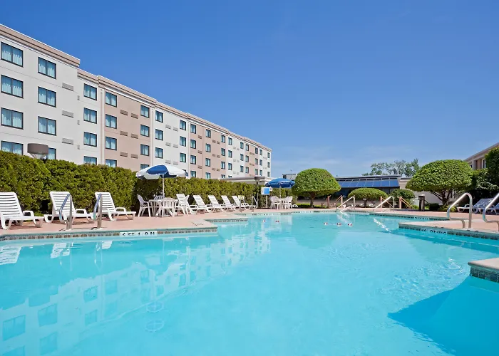 Hotels near Hasbrouck Heights Recreation