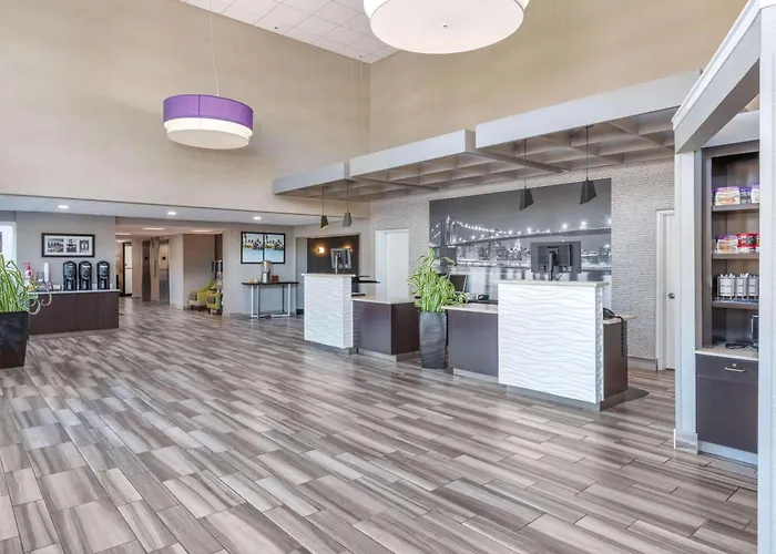 Hotels near Lyndhurst Recreation