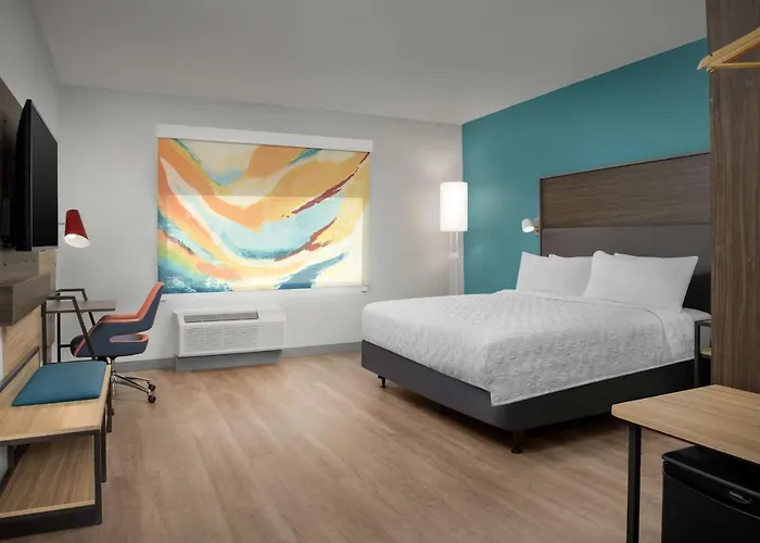 Hotels near Ogle School of Hair Design