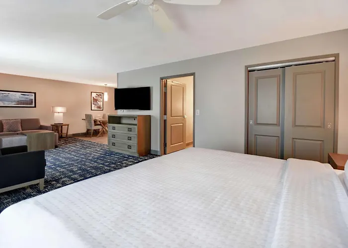 Hotels near Orange Hills Country Club