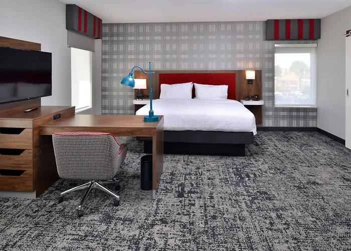 Hotels near Weatherspoon Art Gallery