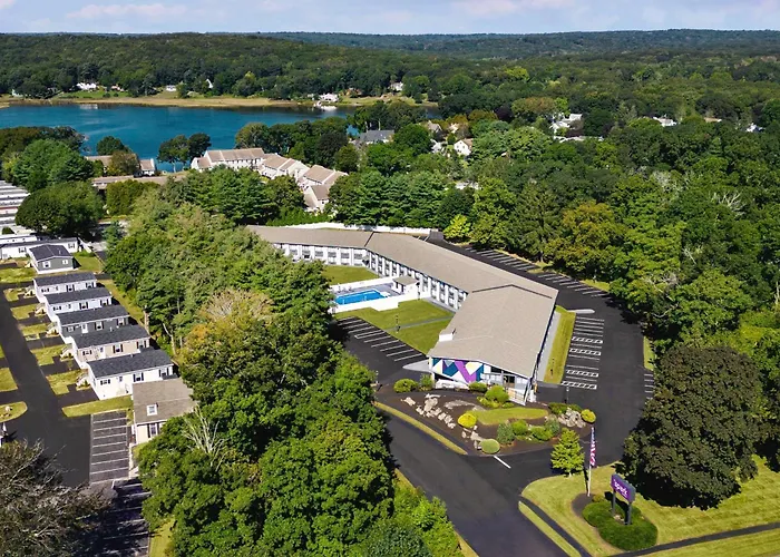 Hotels near Williams College-Mystic Seaprt