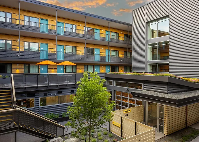 Hotels near Missoula City Parks and Rec