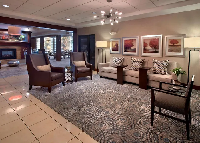 Hotels near Swinburne Park