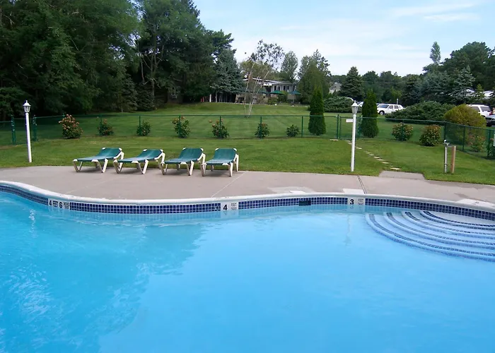 Hotels near Long Island University