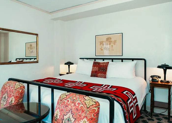 Hotels near University-AZ School-Medicine