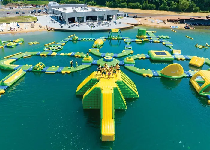 Hotels near Noah's Ark Family Park Inc