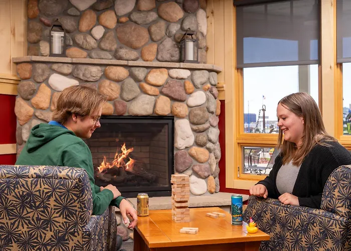 Hotels near Lake Superior Maritime Visitor