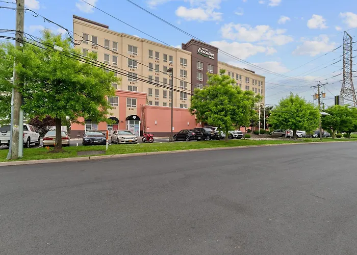 Hotels near Bethelen Hall