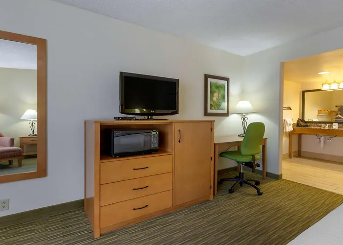 Hotels near Show Low Parks and Recreation