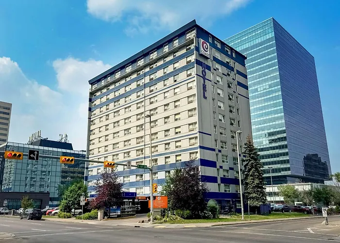 Hotels near Calgary Tower