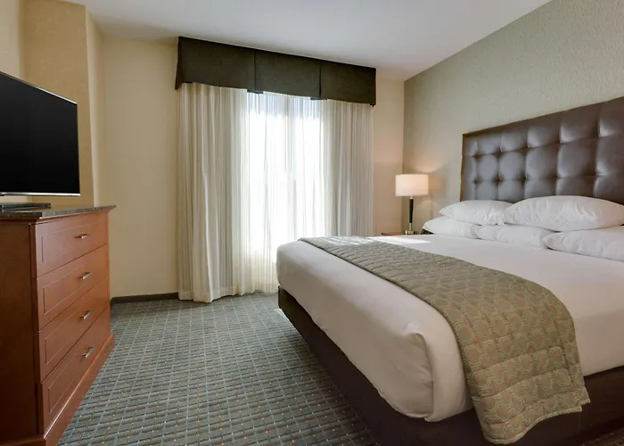 Hotels near Putt Putt Golf and Games