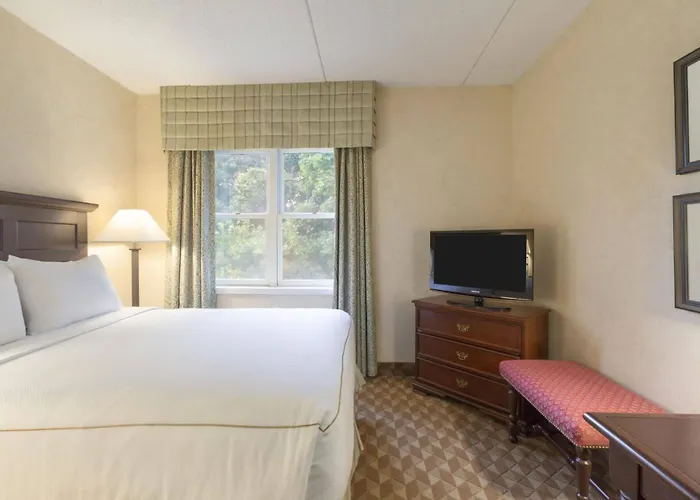 Hotels near Brunswick Huron Bowl