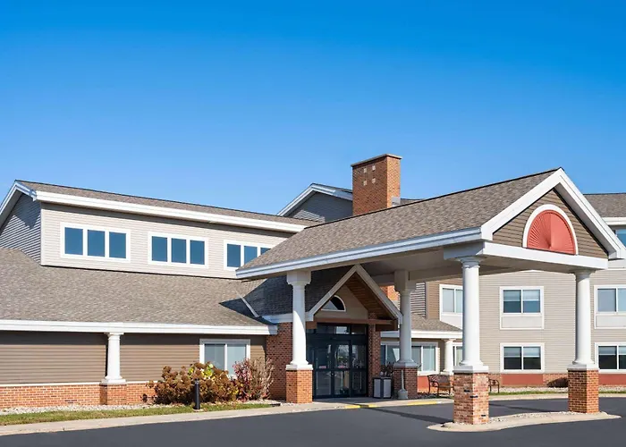Hotels near Moraine Park Technical College