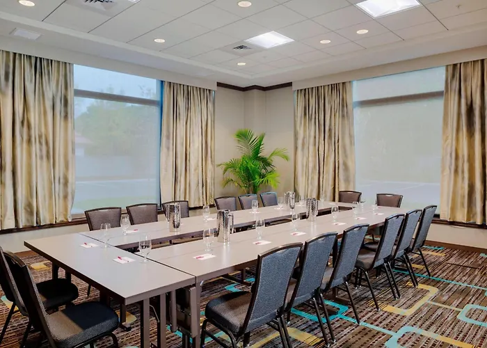 Hotels near Bangor Theological Seminary