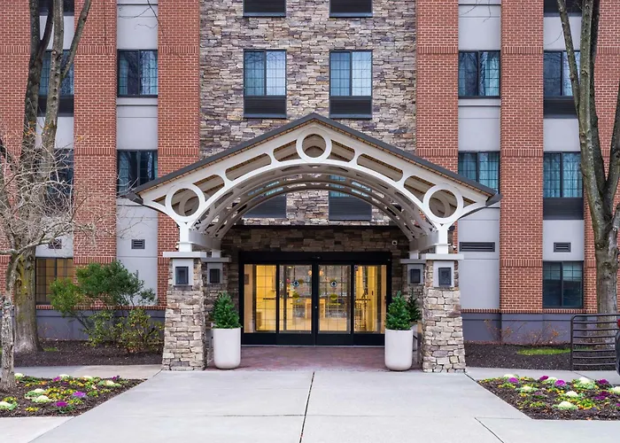 Hotels near Parsippany Recreation