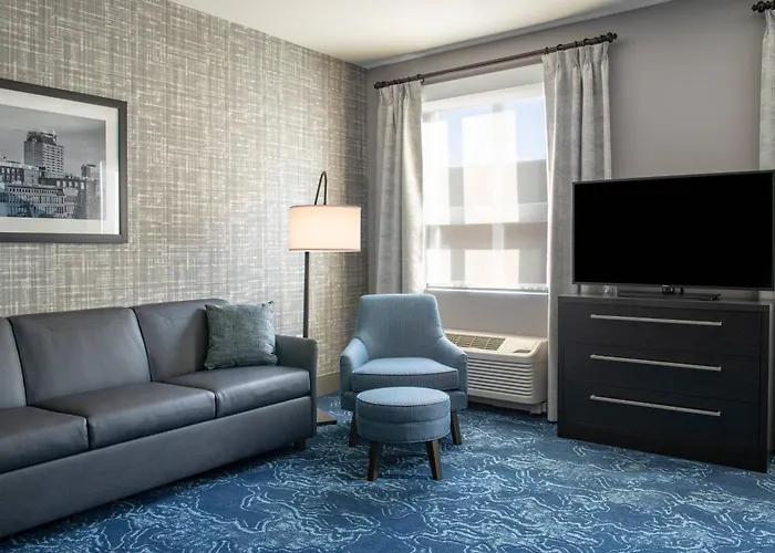Hotels near Bogies Golf and Billiards Inc