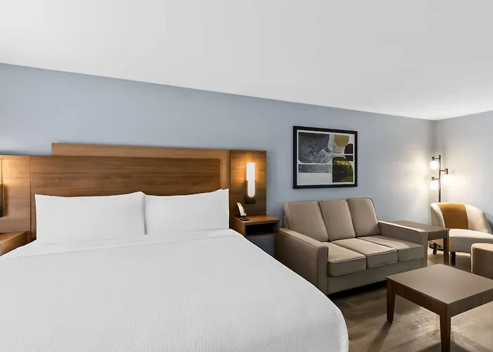 Hotels near Maryville University