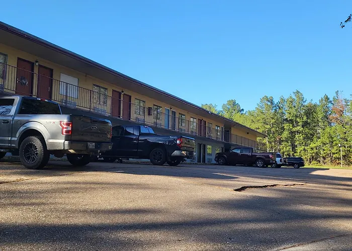 Hotels near Mill Ridge Golf Club