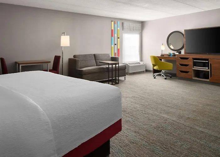 Hotels near Saint Anne Shrine Gift Shop