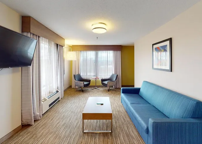 Hotels near Rec Room