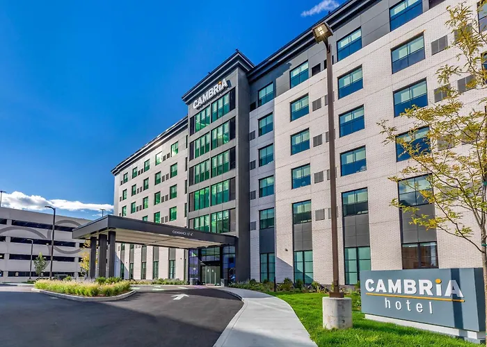 Hotels near Southern Connecticut State