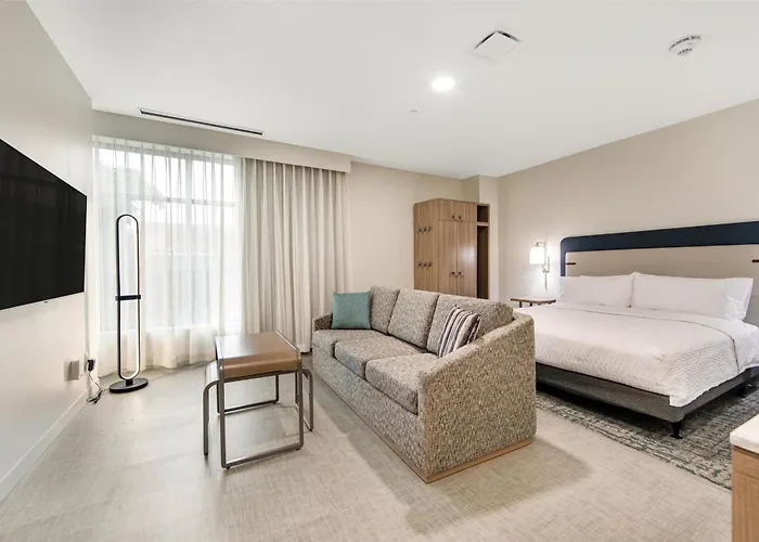 Hotels near Rutherford Recreation