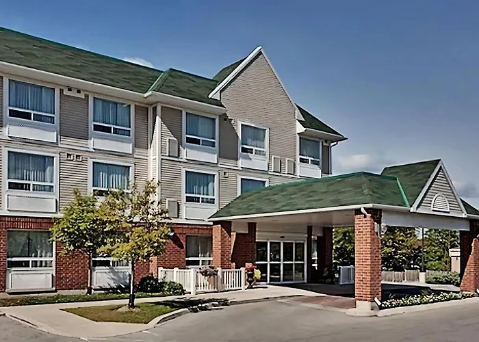 Hotels near Academy of Learning