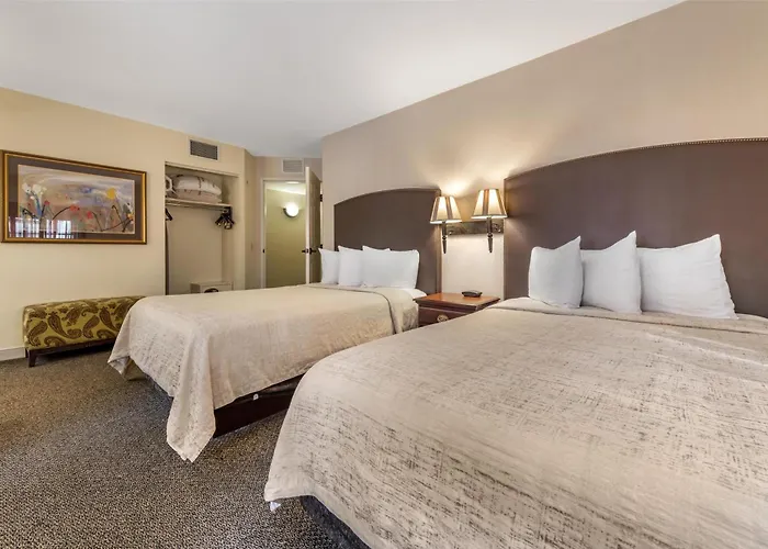 Hotels near Minnesota Dance Alliance