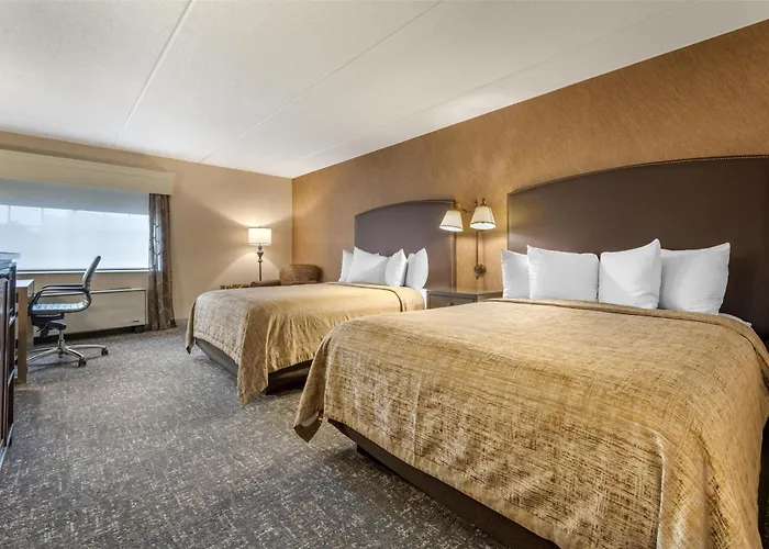 Hotels near Metropolitan State University