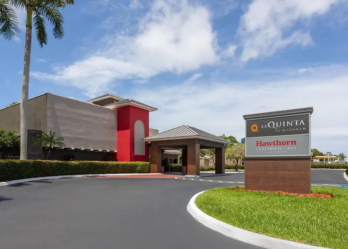 Hotels near Dixie 10 Cent Bingo