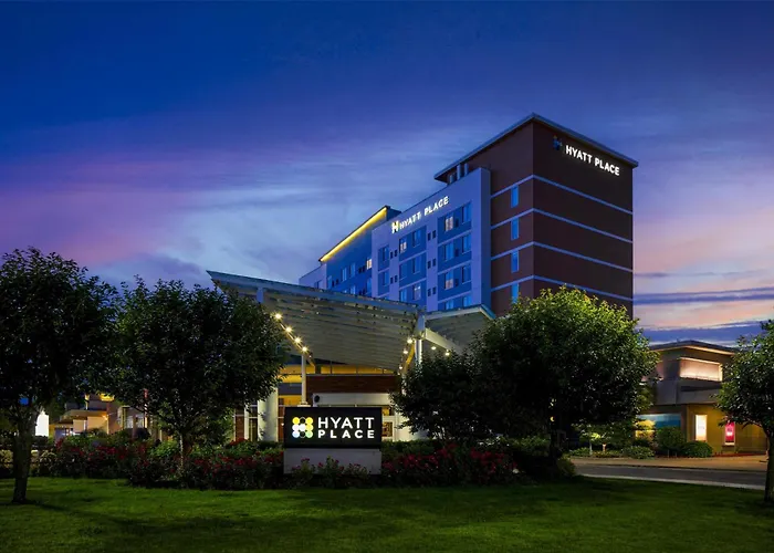 Hotels near MT Vernon Recreation Dept