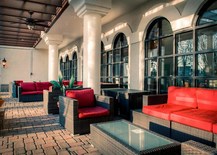 Hotels near Chapel Hill Museum