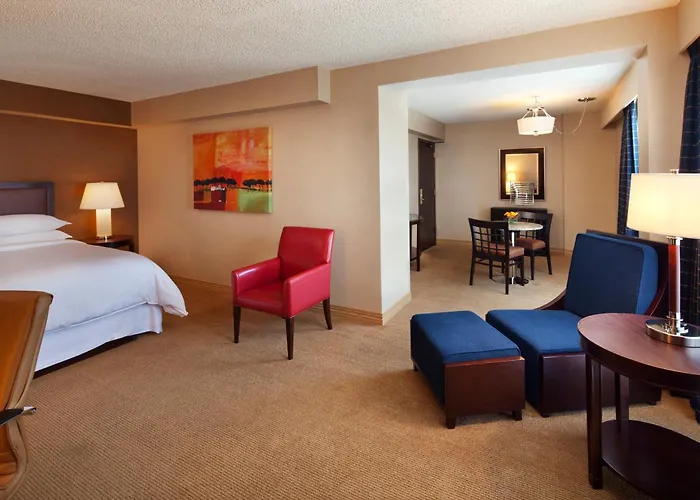 Hotels near Metropolitan College-Reporting