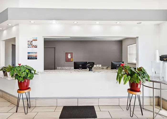 Hotels near Zion University